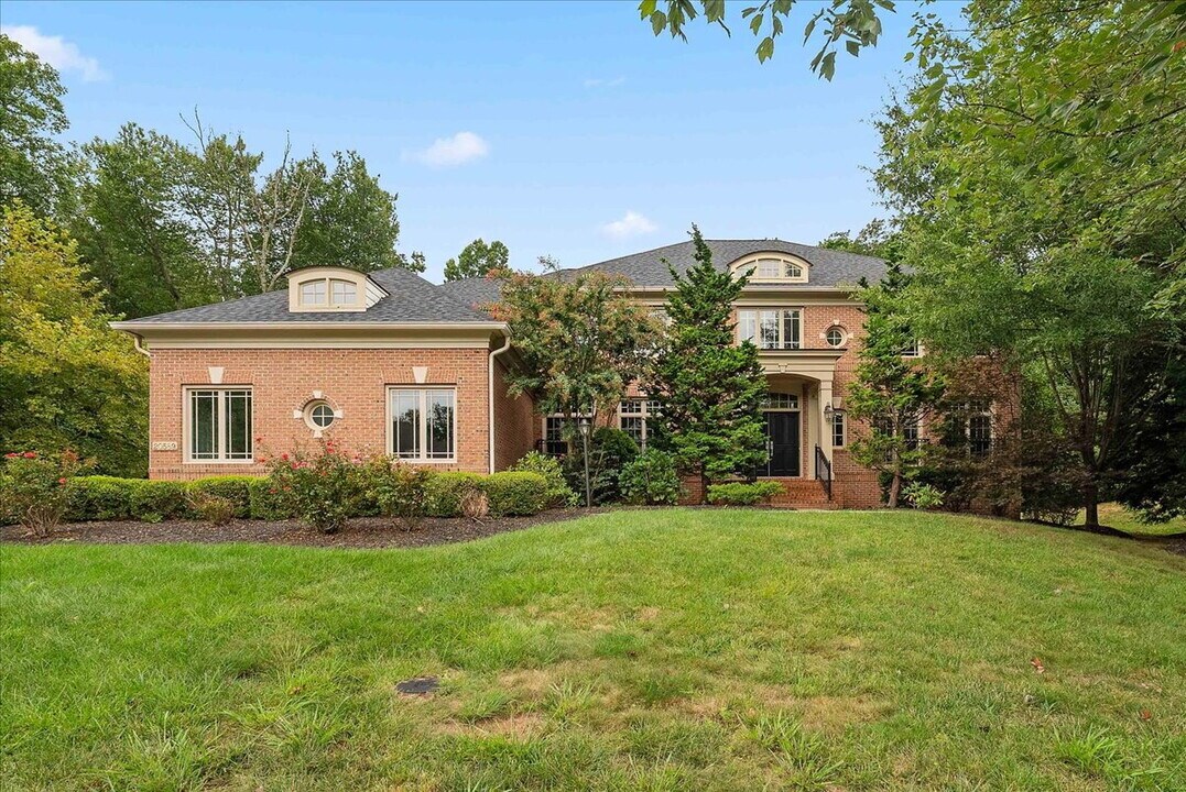 20589 Myers Pl in Leesburg, VA - Building Photo