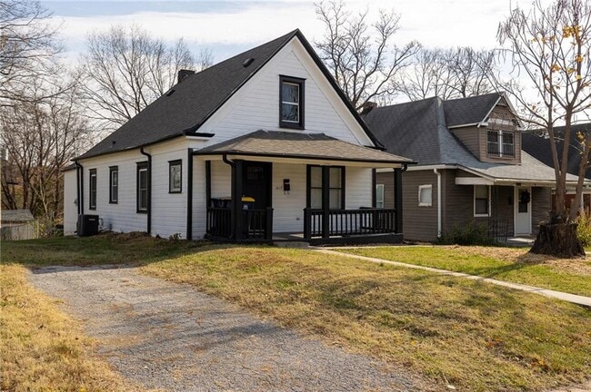 2413 College Ave in Kansas City, MO - Building Photo - Building Photo