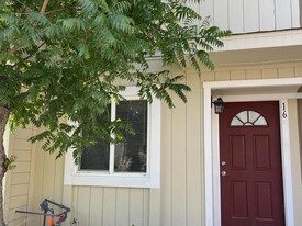 232 N Lemoore Ave in Lemoore, CA - Building Photo