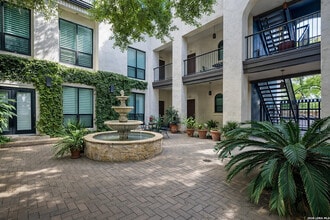 221 Lexington Ave, Unit 317 in San Antonio, TX - Building Photo - Building Photo