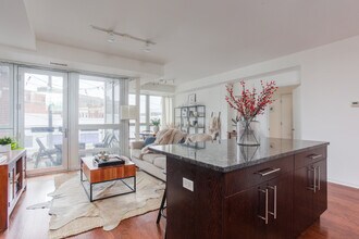 744 W Fullerton Pkwy in Chicago, IL - Building Photo - Building Photo