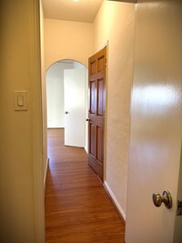 114 N Clark Dr, Unit .Studio. Available in Beverly Hills, CA - Building Photo - Building Photo