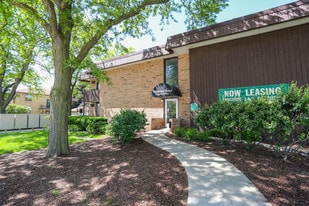 Oklahoma Manor in Milwaukee, WI - Building Photo