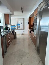 1331 Brickell Bay Dr, Unit 1911 in Miami, FL - Building Photo - Building Photo