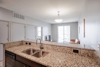 121 E Freedom Way in Cincinnati, OH - Building Photo - Building Photo