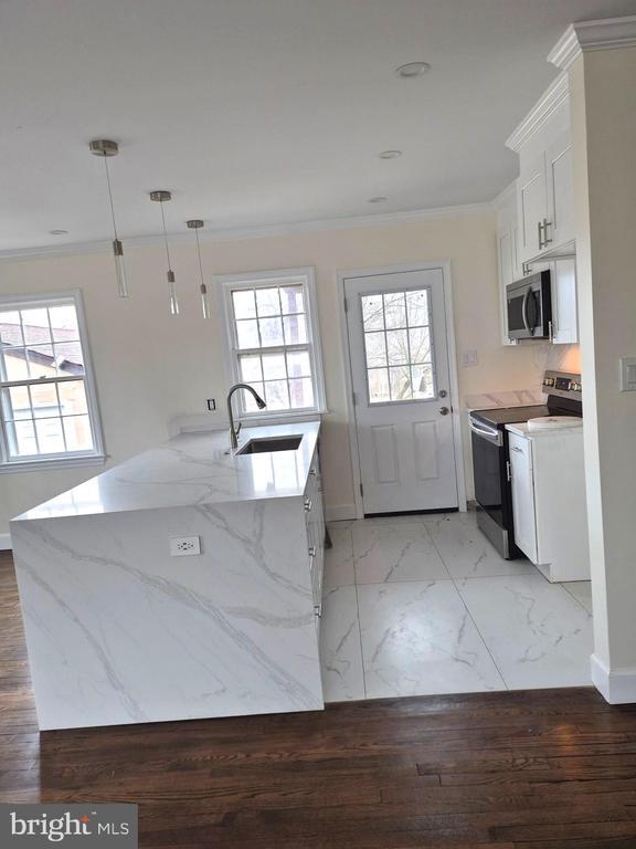 property at 2206 Brinkley Rd