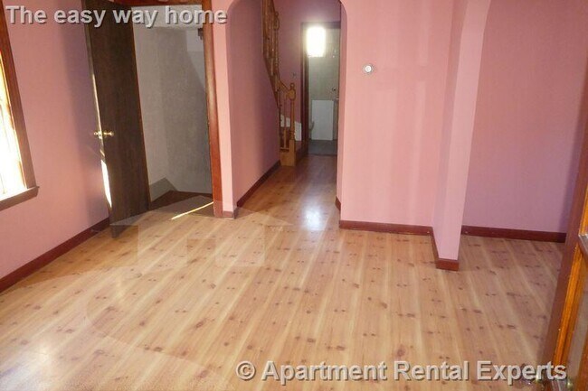 569 Main St in Medford, MA - Foto de edificio - Building Photo