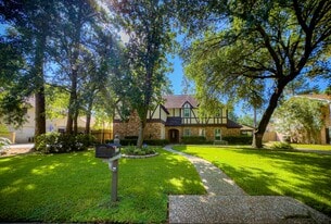 10723 Elmdale Dr in Houston, TX - Building Photo