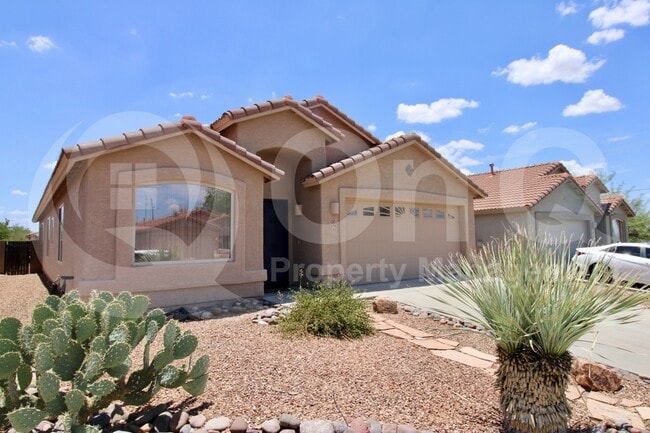 579 W Tara Danette Dr