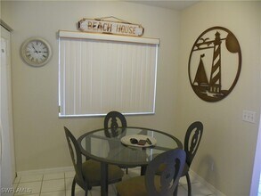 218 Gabriel Cir in Naples, FL - Foto de edificio - Building Photo