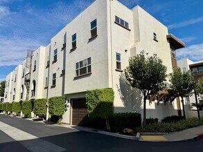 9212 Joshua Way in Downey, CA - Building Photo - Building Photo