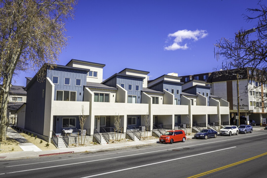 Casabella Townhomes in Reno, NV - Building Photo