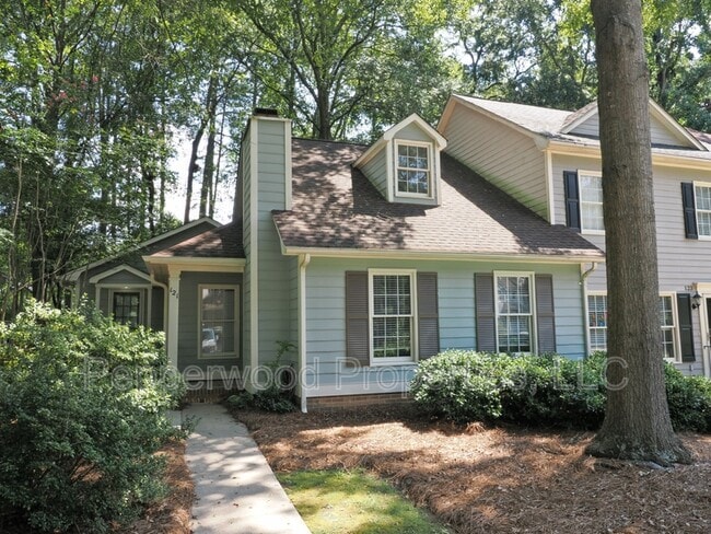 property at 121 Inwood Ct