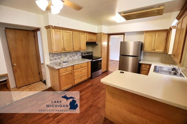 property at 1615 Plymouth Ave SE