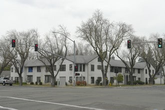 Courtyard at Pacific in Stockton, CA - Building Photo - Building Photo