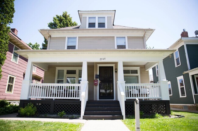 2745 Colfax Ave South in Minneapolis, MN - Building Photo - Building Photo