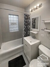4103 W Nelson St, Unit 1 in Chicago, IL - Foto de edificio - Building Photo