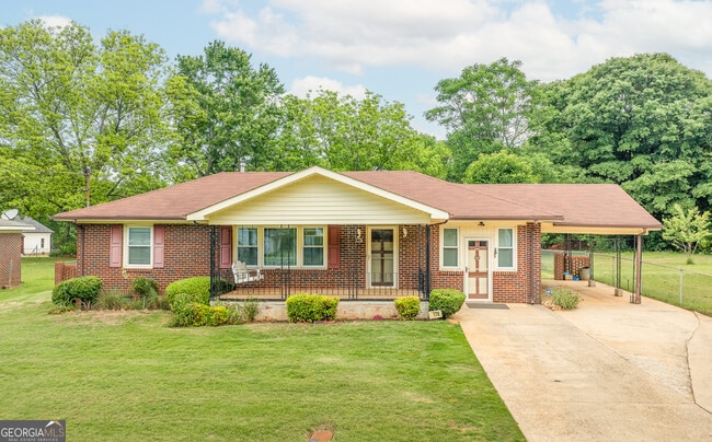 property at 170 Northcrest Dr