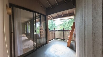 19124 61st Place NE, Unit Apt 2B in Kenmore, WA - Building Photo - Building Photo