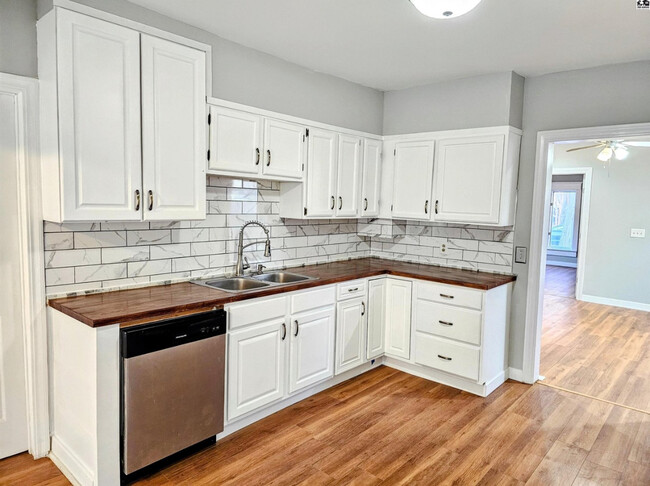 property at 713 E 6th Ave
