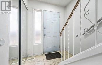 262 Kenora Ave in Hamilton, ON - Building Photo - Building Photo