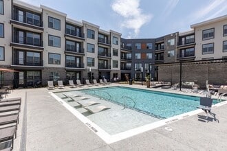 Solis Hills in Raleigh, NC - Foto de edificio - Building Photo