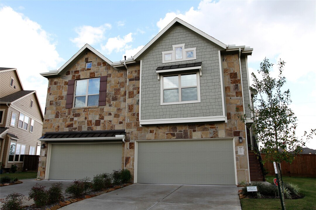 12102 La Strada St in Richmond, TX - Building Photo