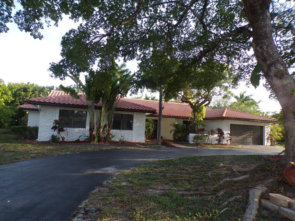 11190 NW 23rd Ct in Coral Springs, FL - Building Photo