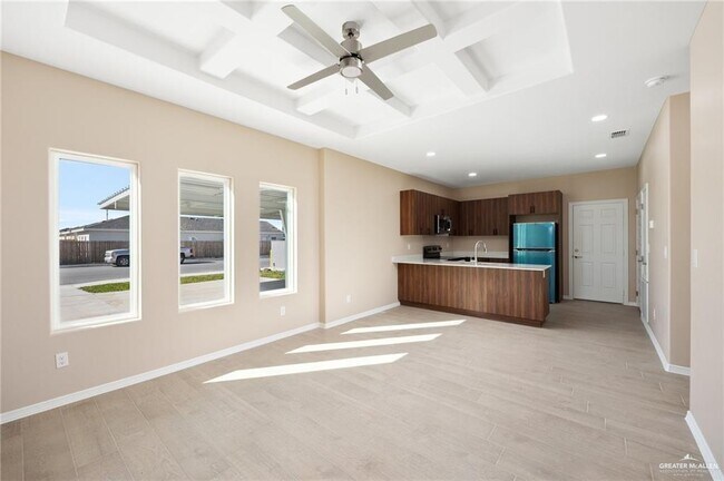 914 N Spruce St in Edinburg, TX - Building Photo - Building Photo