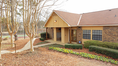 Birchwood Apartments in Montgomery, AL - Building Photo - Building Photo