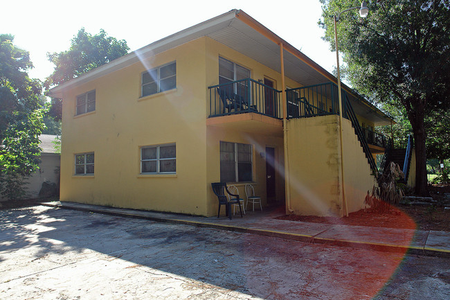 500 Gillespie Ave in Sarasota, FL - Foto de edificio - Building Photo