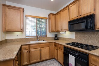 2802 Bellezza Dr in San Diego, CA - Building Photo - Building Photo