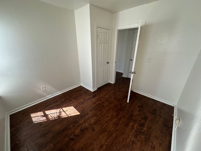 8114 S Hoover St in Los Angeles, CA - Building Photo - Building Photo