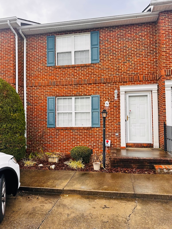 5 Lexington Ct in Johnson City, TN - Building Photo - Building Photo