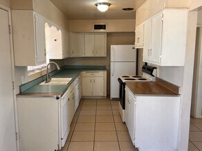 1010 S Lehigh Dr in Tucson, AZ - Building Photo - Building Photo