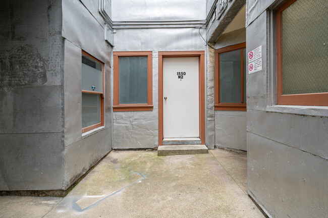 1550 Powell St, Unit M2 in San Francisco, CA - Foto de edificio - Building Photo