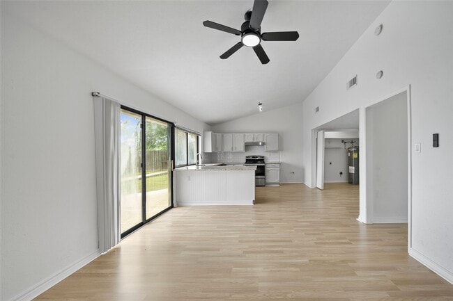 6531 Vanlynn Ln