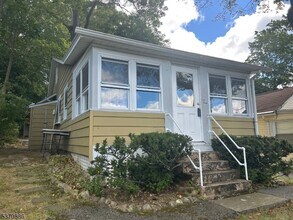 19 Windemere Ave in Mount Arlington, NJ - Building Photo - Building Photo