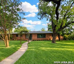 133 Shearer Hills Dr in San Antonio, TX - Building Photo