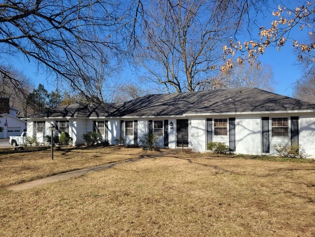 3561 S Broadway Ave in Springfield, MO - Building Photo - Building Photo