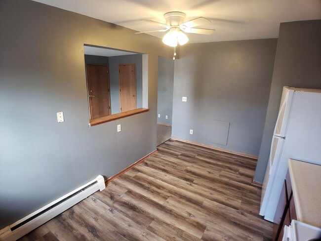1208 3rd Ave NE in Owatonna, MN - Foto de edificio - Building Photo