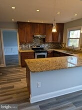 1516 Coat Ridge Rd in Herndon, VA - Building Photo - Building Photo