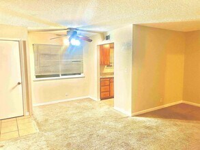 9071 Montoya St, Unit 4 in Sacramento, CA - Building Photo - Building Photo