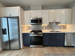 157 Everett St in Boston, MA - Building Photo - Building Photo