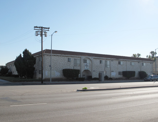 La Corona Torrance Apartments in Torrance, CA - Foto de edificio - Building Photo