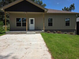 2311 Nichols Rd in Little Rock, AR - Building Photo