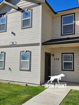 2008 E White Oak Ct in Nampa, ID - Building Photo