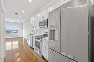 311-315 W SIDE Ave in Jersey City, NJ - Building Photo - Building Photo