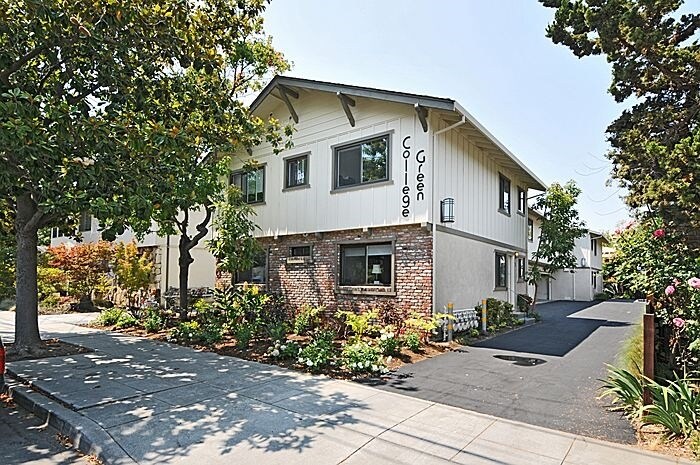 260 College Ave in Palo Alto, CA - Building Photo