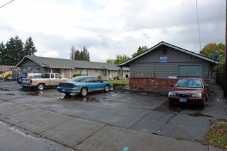 Eastside 1 Apartments in Salem, OR - Building Photo - Building Photo